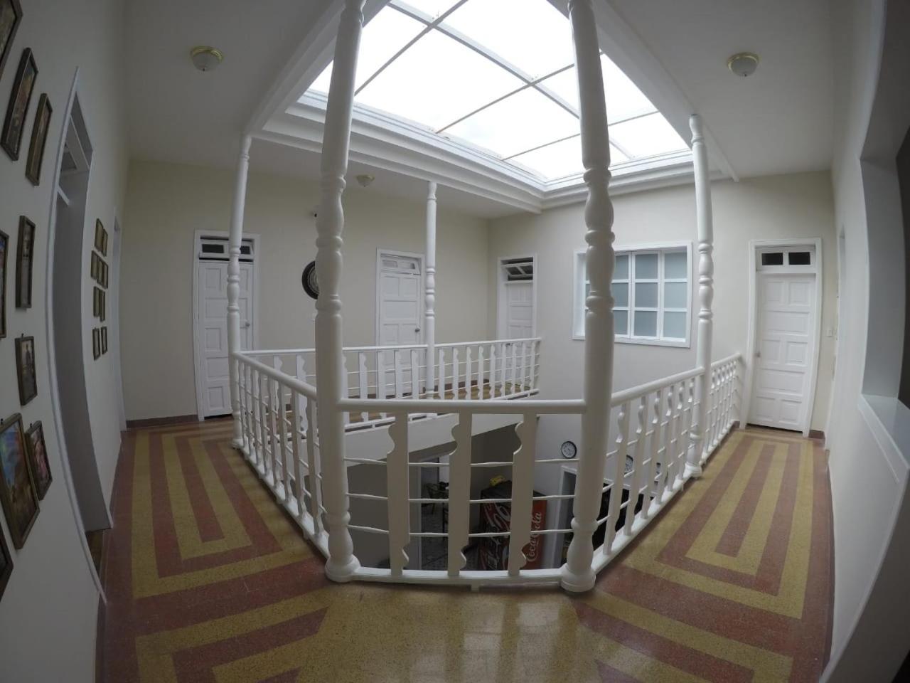 מדיין Nomad Hostel מראה חיצוני תמונה
