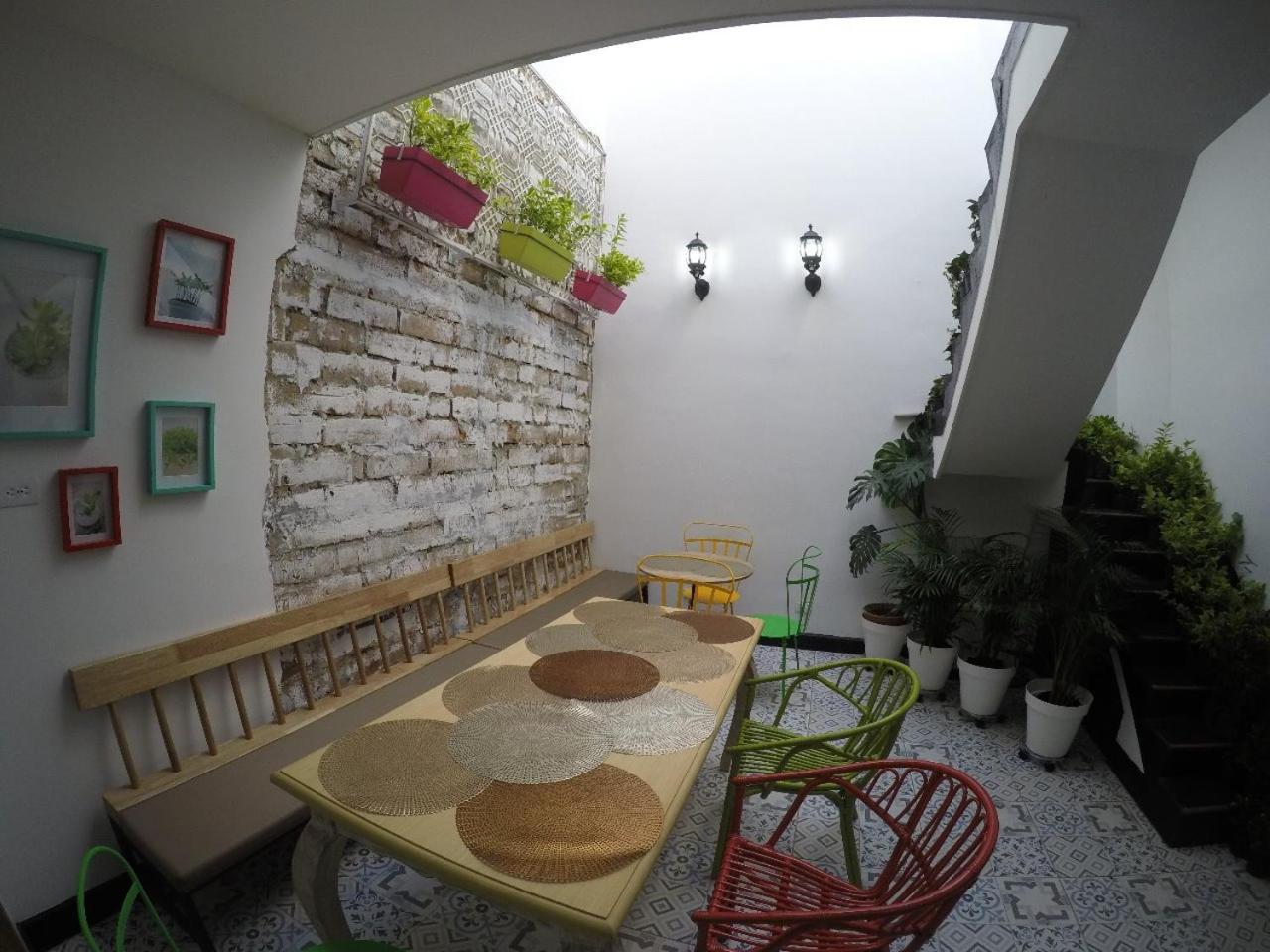 מדיין Nomad Hostel מראה חיצוני תמונה